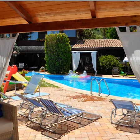 Quarto em Acomodações Particulares Small Paradise