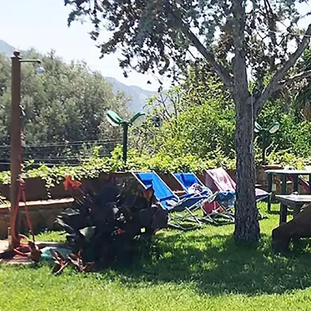 Small Paradise Проживание в семье